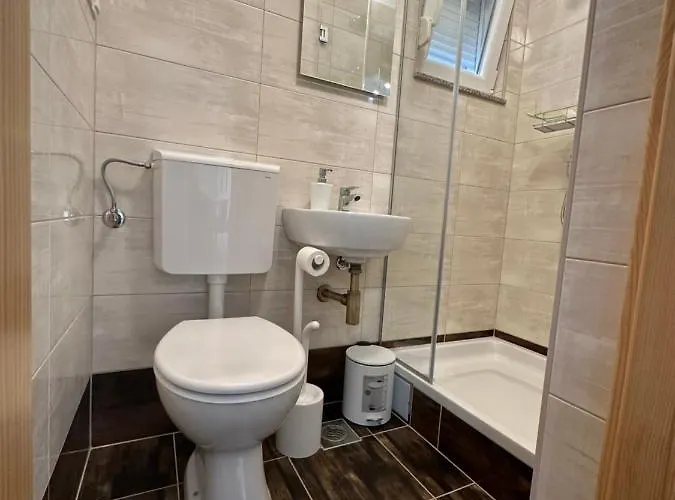 Apartman Petra S Bazenom, Rostiljem I Parkingom