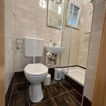 Апартаменты Petra S Bazenom, Rostiljem I Parkingom