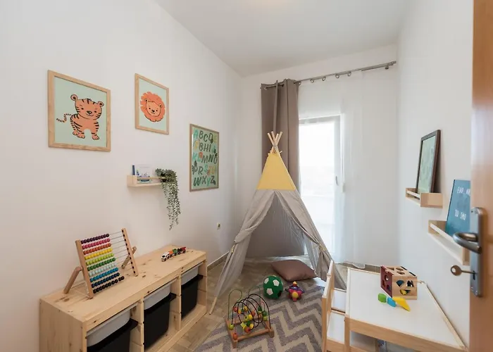 Apartamento Petra S Bazenom, Rostiljem I Parkingom *